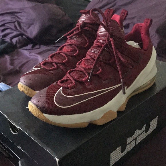 LEBRON XIII Low - Picture 1 of 2
